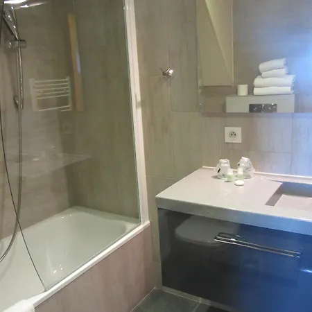 贝尔绿树酒店 酒店 2*