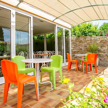 贝尔绿树酒店 酒店 2*