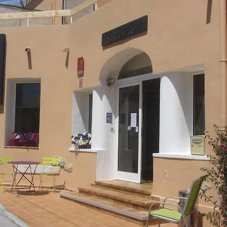 贝尔绿树酒店 酒店 2*