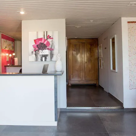 贝尔绿树酒店 2* 邦多勒