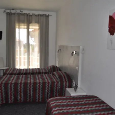 贝尔绿树酒店 2* 邦多勒